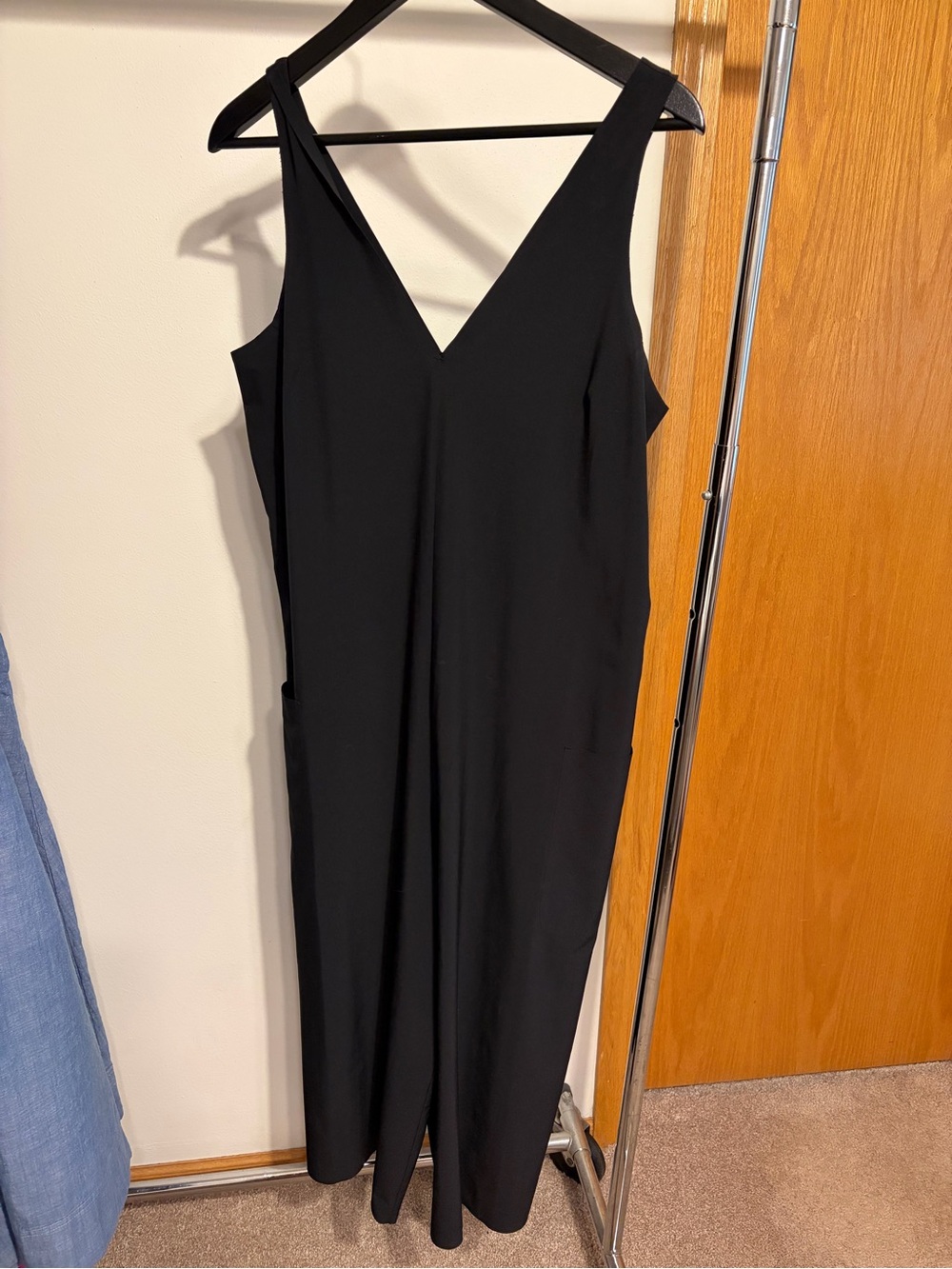 Athleta Black Sleeveless V-Neck Wide-Leg Belted Jumpsuit - Picture 3 of 3